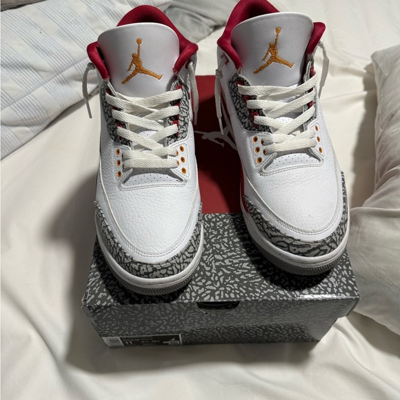 Jordan Sneakers White and Red